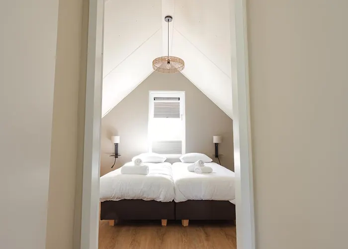 Feriehus Hip In By Droomvilla *